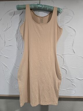 Assets By SPANX• Red Hot Label Sleek Slimming Cream Scoop Neck Tank Slip. Sz XL